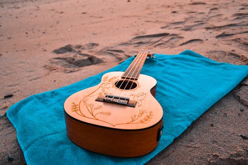 五月天《倔强吉他谱》-C调-岛屿吉他